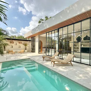 The Dreamland By The Young Villa Uluwatu (Bali)